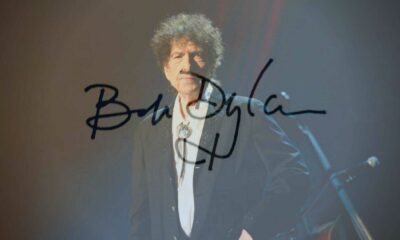 Dylan Apologises For Using An Automated Method To Sign Supposedly Hand-signed Books