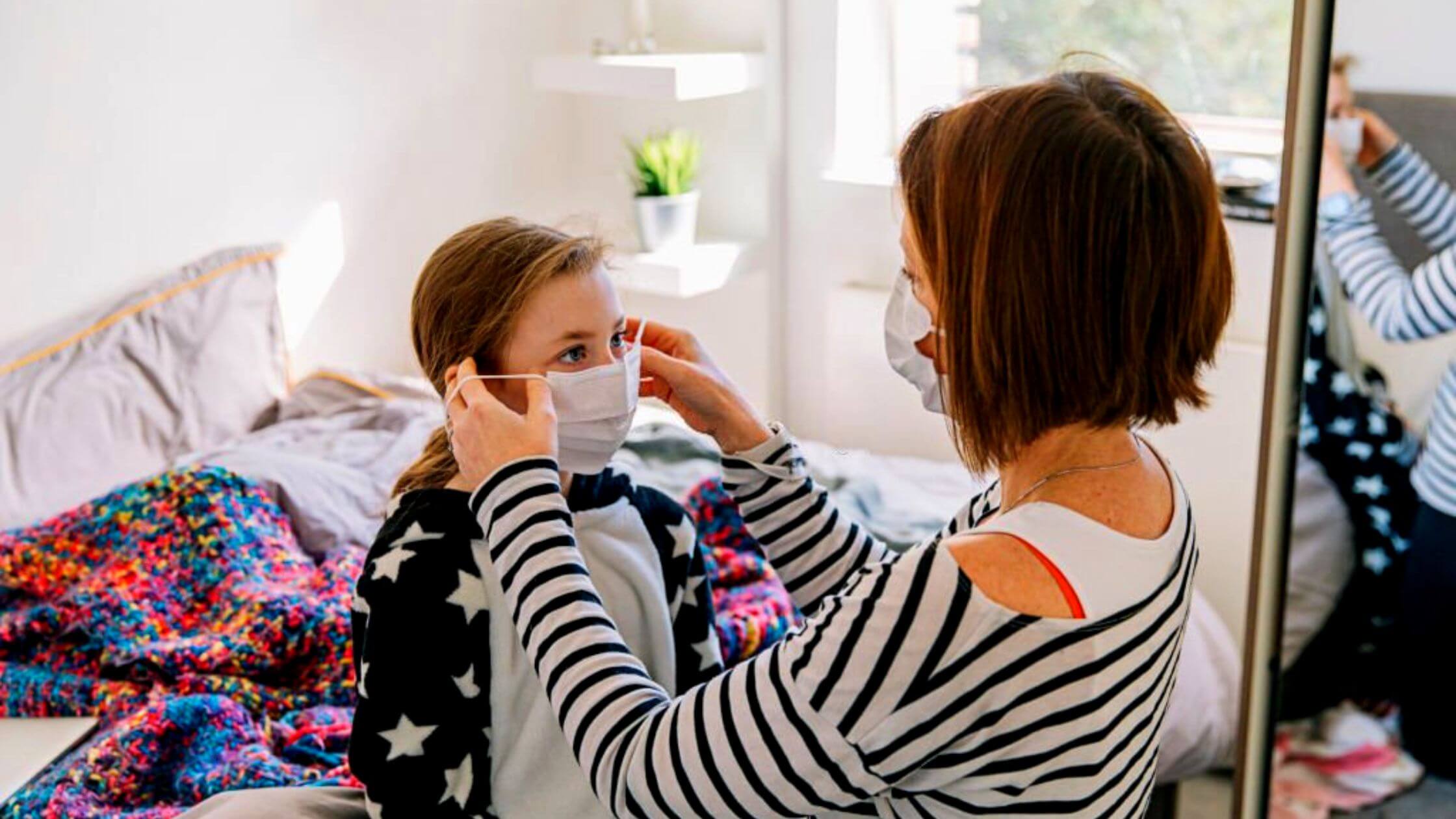 New Wave Of Covid And Flu Experts Advise Wearing A Mask Indoors