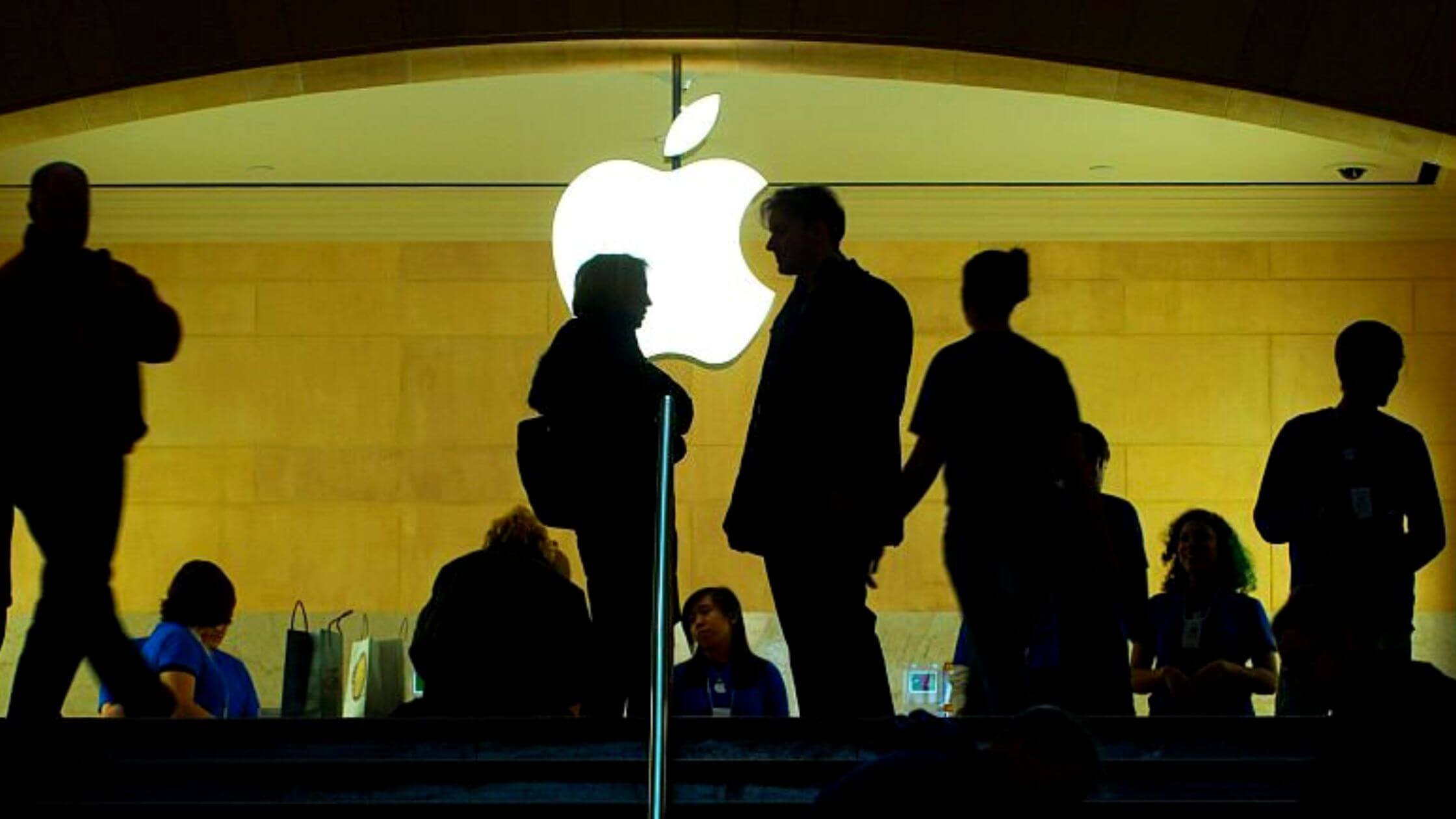 Apple Employees In Australia Go On Strike For Better Pay And Working Conditions This Christmas