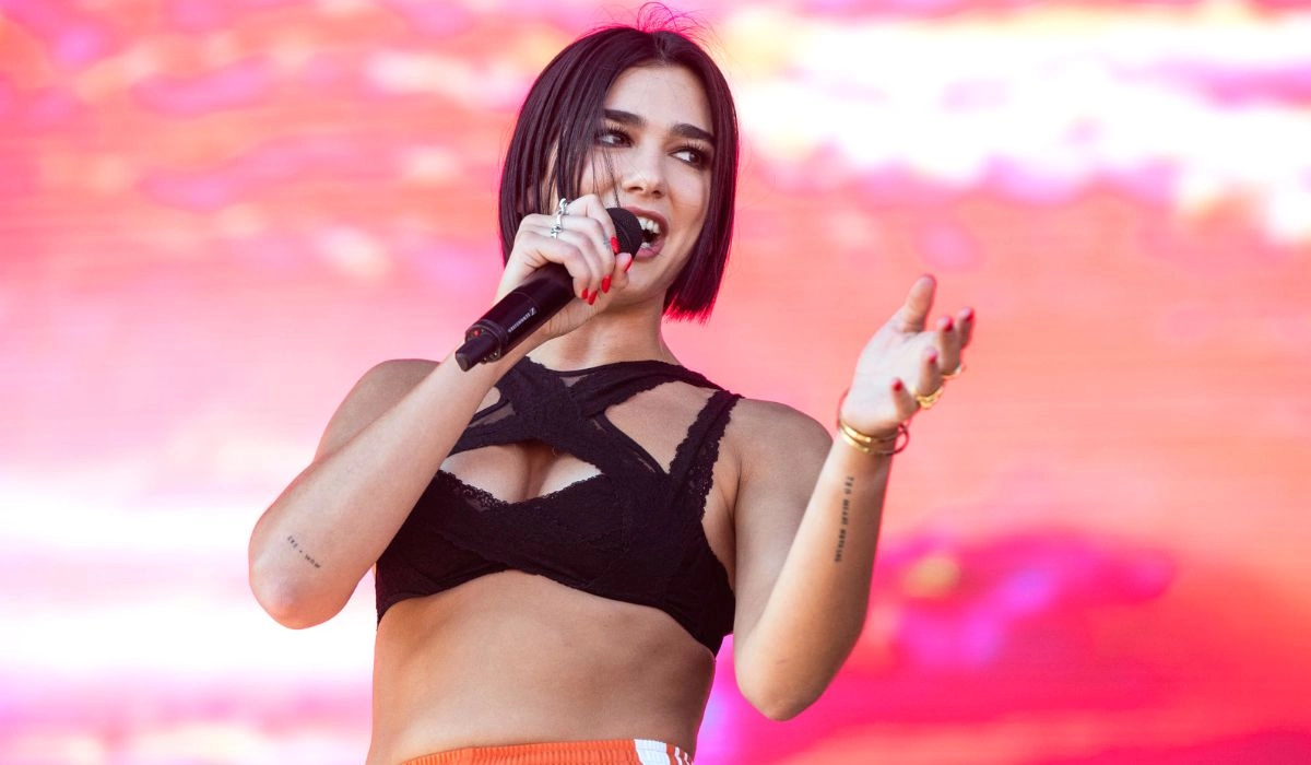 Is Dua Lipa Gay Or Bisexual? 