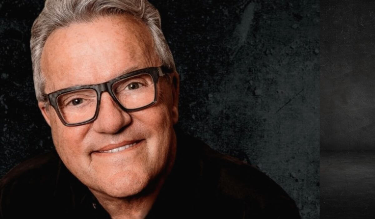 Is Mark Lowry-Gay