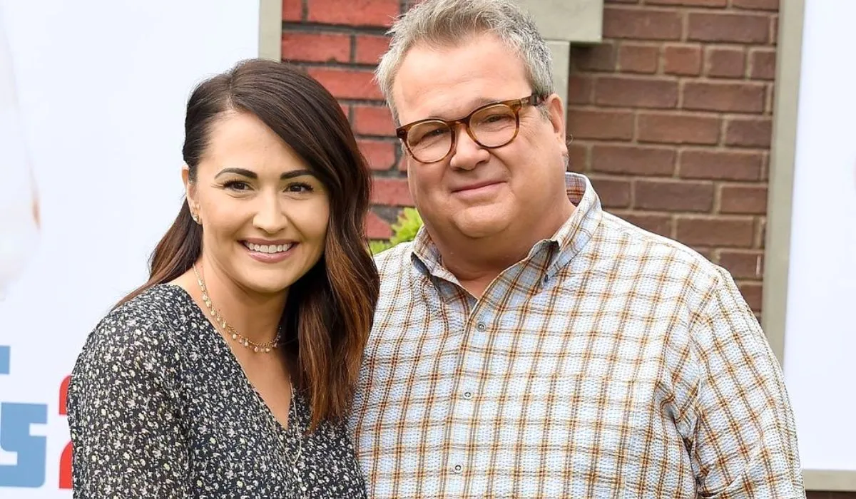 Eric Stonestreet and Lindsay Schweitzer