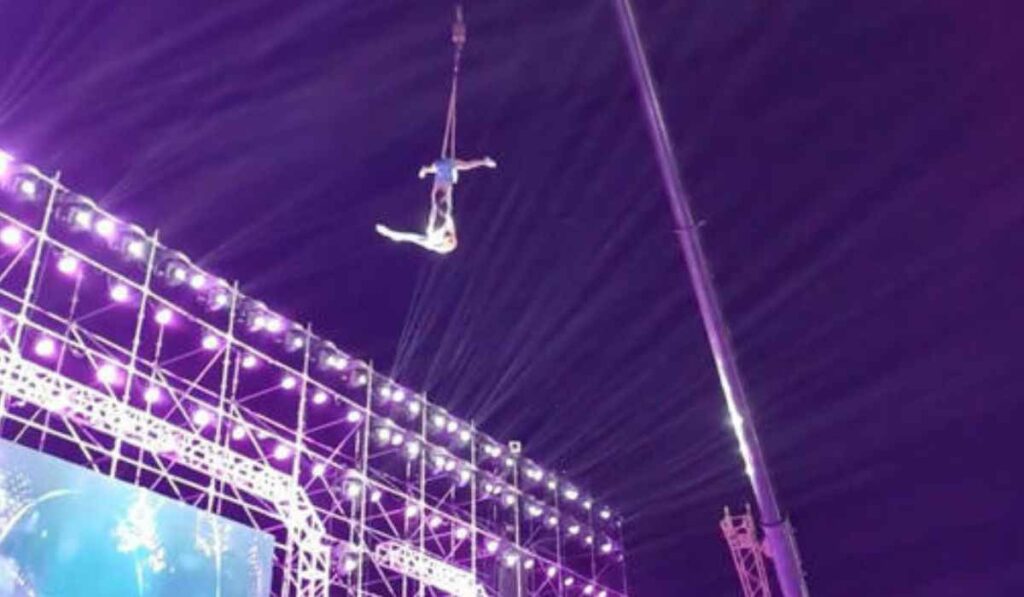Chinese Acrobat Falls To Death Video Midair Performance Footage